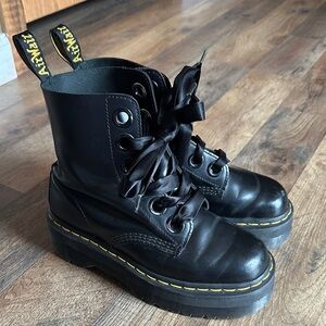 Dr. Martens “Molly”